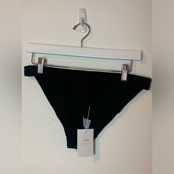 NWT ANDIE SWIM BLACK RIBBED BIKINI BOTTOM- SIZE M - Picture 1 of 2